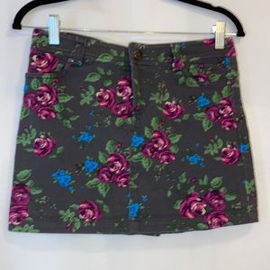 I love H81 Los Angeles women’s gray purple mini jean skirt  Size 25